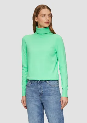 Fine knit jumper with a polo neck