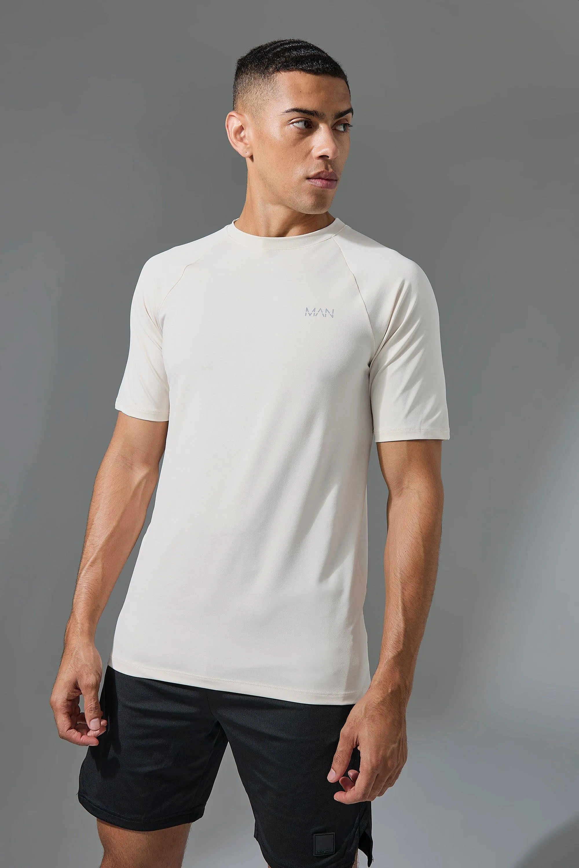 Man Active Gym Raglan Regular Fit T-shirt