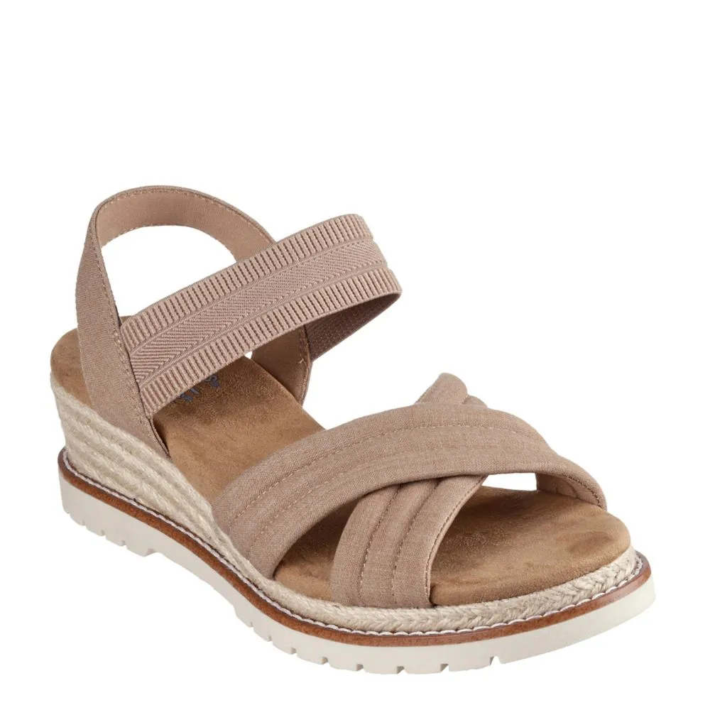 SKECHERS  WOMENS DESERT CHILL SWEET CROSSING LOW WEDGE SANDAL