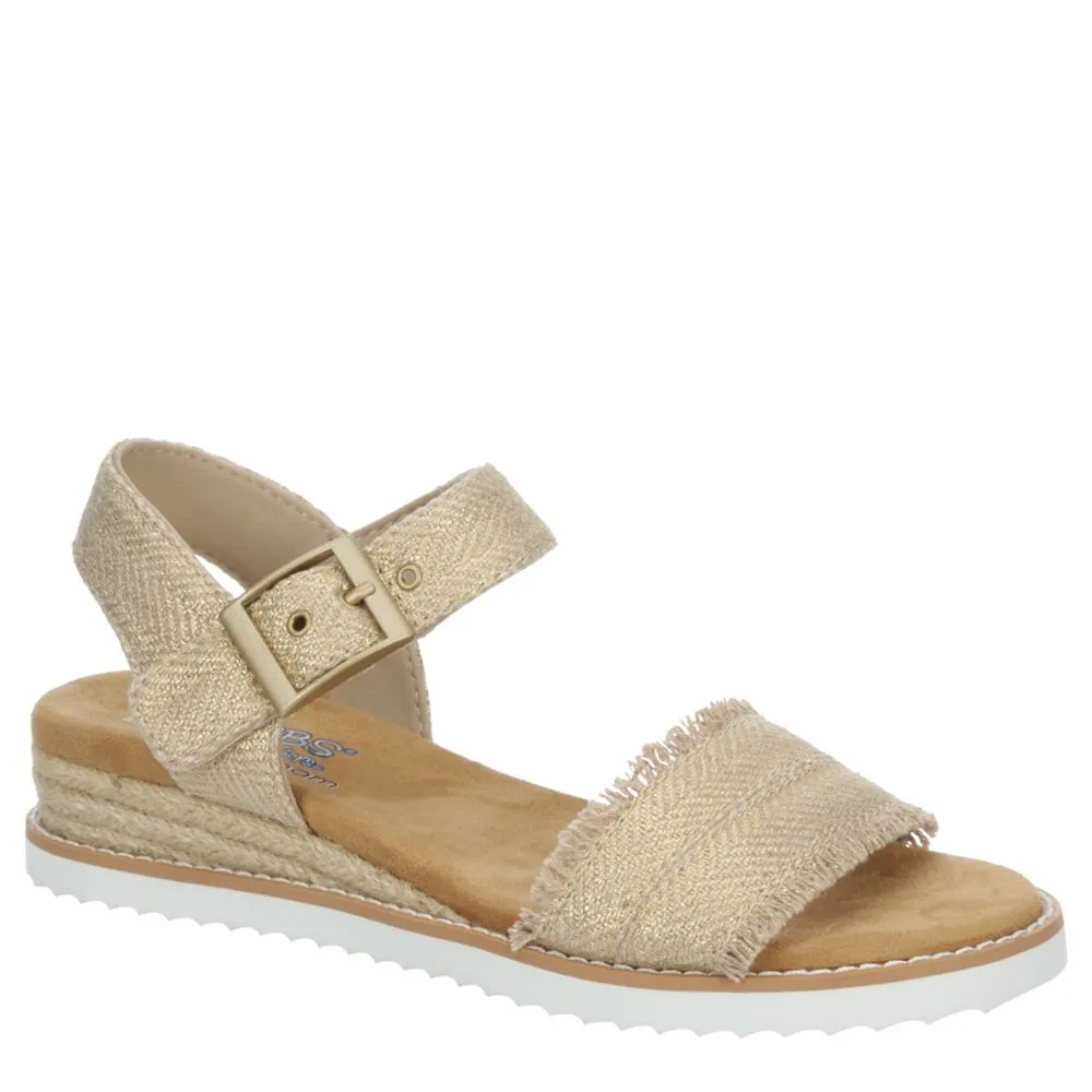 SKECHERS  WOMENS DESERT KISS- GOLD CRUSH LOW WEDGE SANDAL