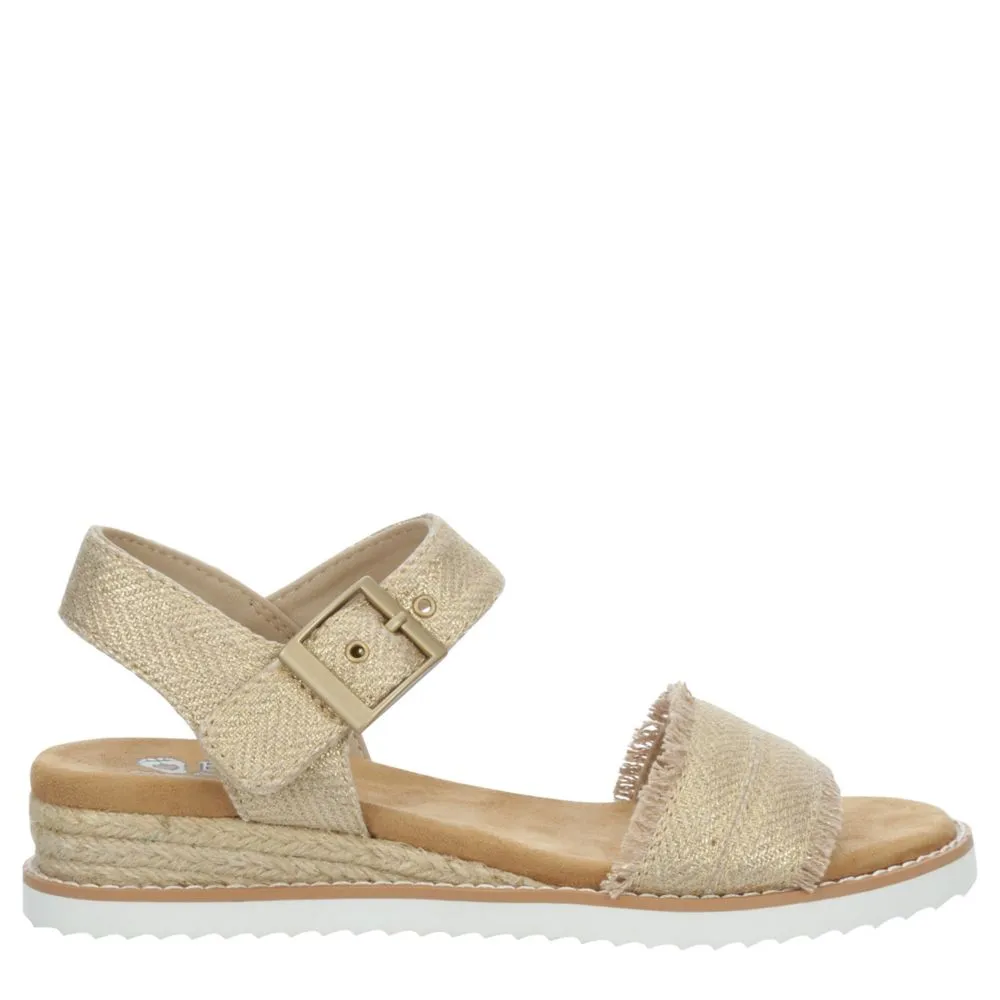 SKECHERS  WOMENS DESERT KISS- GOLD CRUSH LOW WEDGE SANDAL